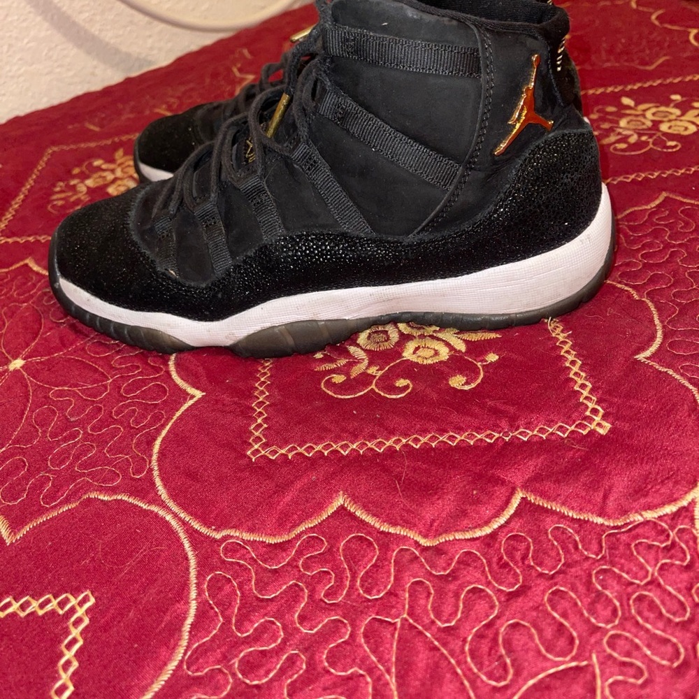 Jordan Retro 11 Heiress Black
